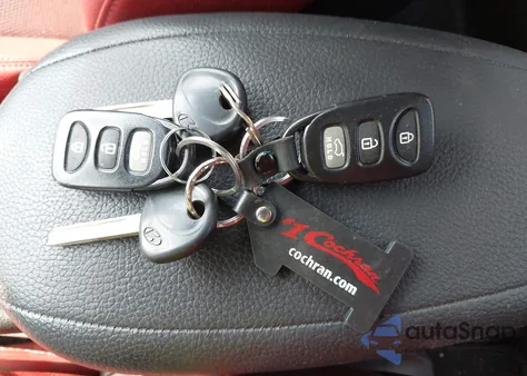 2012 Hyundai Veloster Base W/Red/Black из США, поврежденный, VIN KMHTC6ADXCU053810